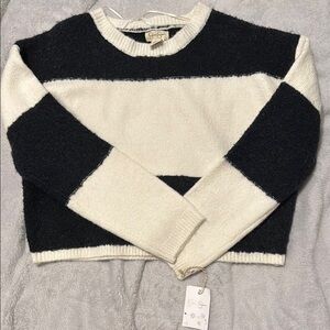 Jessica Simpson Black and White Crew Neck Sweater